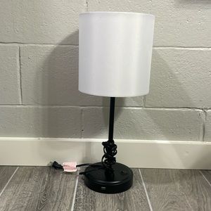 Black lamp with usb plug, comes with lamp shade if you want no extra charge.